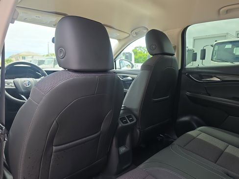 Used 2022 Buick Envision Preferred FWD image 16
