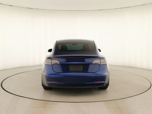 Used 2021 Tesla Model 3 Standard Range Plus RWD image 5