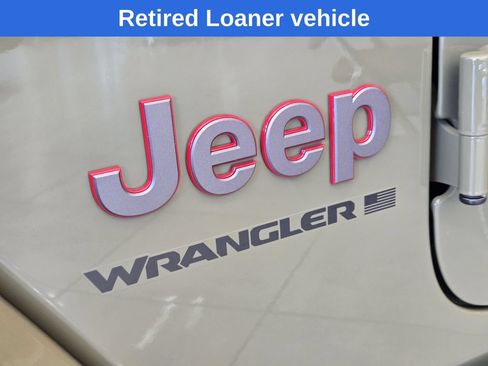 Used 2025 Jeep Wrangler Rubicon AWD/4WD image 8