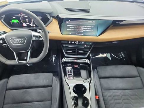 Used 2023 Audi e-tron GT Prestige w/ Prestige Package image 20