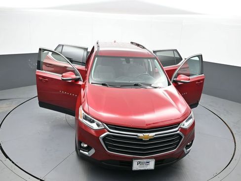 Used 2021 Chevrolet Traverse LT image 46