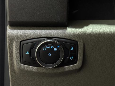 Used 2019 Ford F250 XL w/ Power Equipment Group RWD image 32