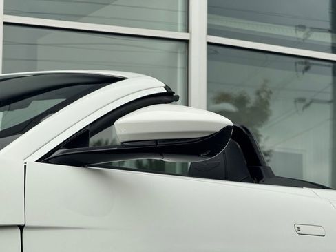 Used 2023 Aston Martin V8 Vantage Roadster RWD image 18