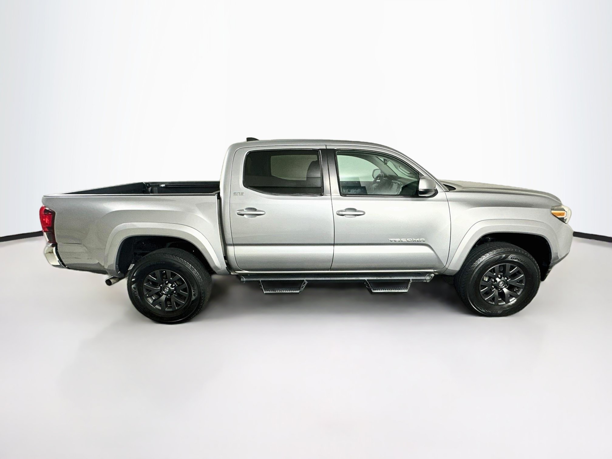 Used 2021 Toyota Tacoma SR5 RWD image 10