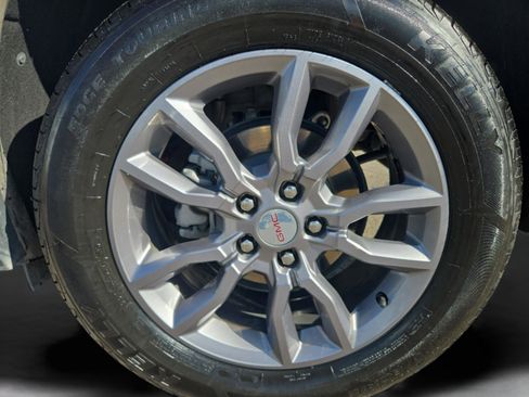 Used 2024 GMC Terrain SLT image 26