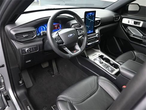 Certified 2021 Ford Explorer ST w/ ST Street Pack image 9