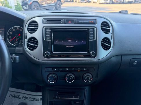 Used 2017 Volkswagen Tiguan S FWD image 4