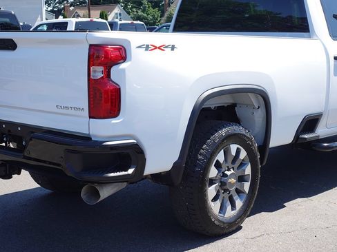 Used 2025 Chevrolet Silverado 2500 Custom w/ Custom Value Package AWD/4WD image 11