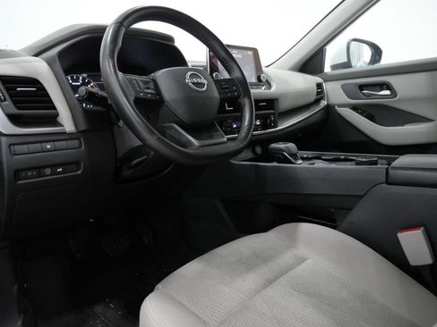 Used 2025 Nissan Rogue SV AWD/4WD image 10