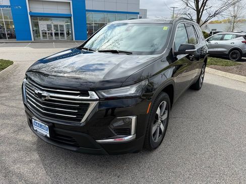 Used 2023 Chevrolet Traverse LT w/ LT Premium Package AWD/4WD image 9