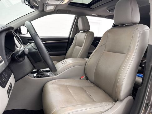 Used 2016 Toyota Highlander Limited AWD/4WD image 20