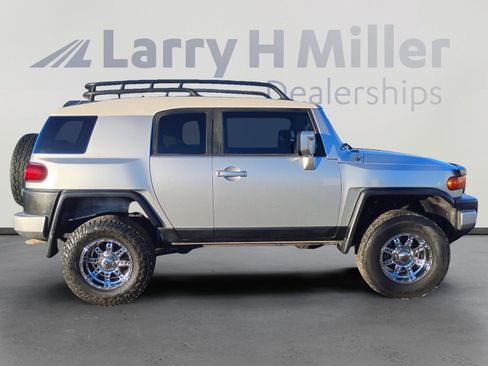 Used 2007 Toyota FJ Cruiser 4WD image 6
