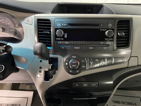 Used 2014 Toyota Sienna LE image 13