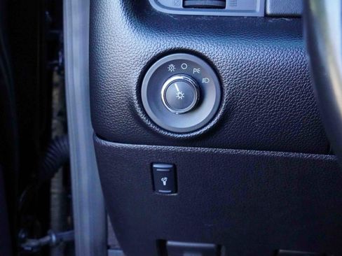 Used 2017 Lincoln Navigator Select image 16