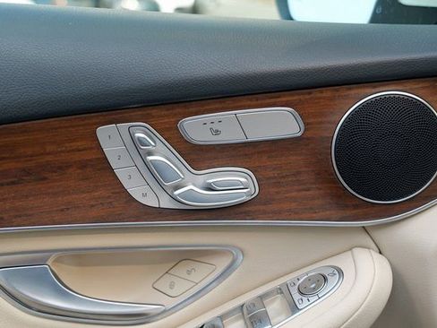 Used 2022 Mercedes-Benz GLC 300 GLC 300 image 17