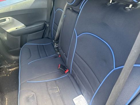 Used 2018 Kia Niro LX image 12