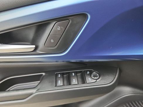 Used 2025 Chevrolet Equinox EV LT FWD image 21