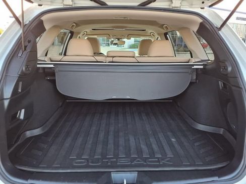 Used 2019 Subaru Outback 2.5i Limited w/ Popular Package #2 AWD/4WD image 9
