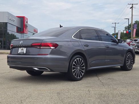Used 2022 Volkswagen Passat 2.0T FWD image 13