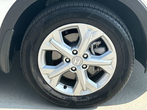 Certified 2025 Honda HR-V LX image 9