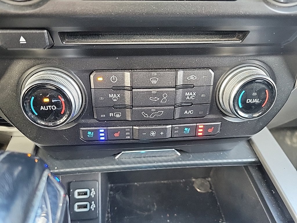 Used 2018 Ford F150 Lariat w/ Equipment Group 502A Luxury AWD/4WD image 15