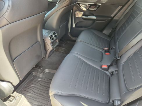 Used 2024 Mercedes-Benz GLC 300 4MATIC image 21