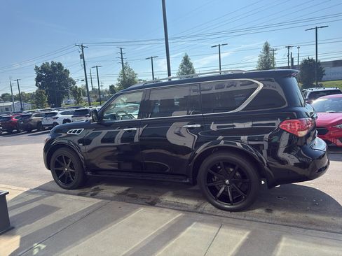 Used 2014 INFINITI QX80 4WD w/ Deluxe Touring Package image 6