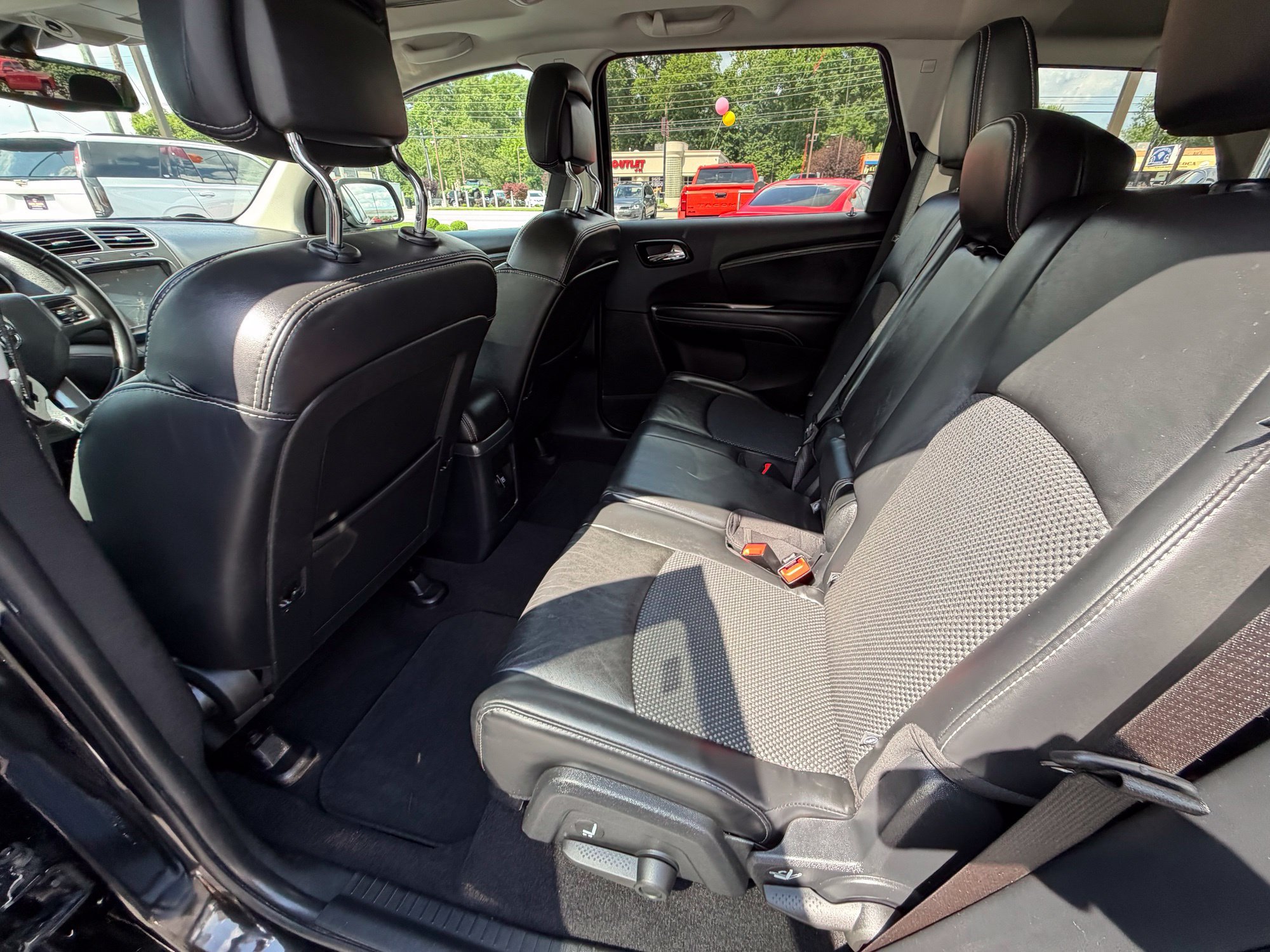 Used 2018 Dodge Journey Crossroad w/ Nav & Sun Group AWD/4WD image 12