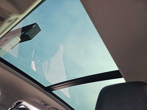 Certified 2020 Volkswagen Tiguan SEL image 34