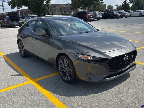 Used 2023 MAZDA MAZDA3 s FWD image 3
