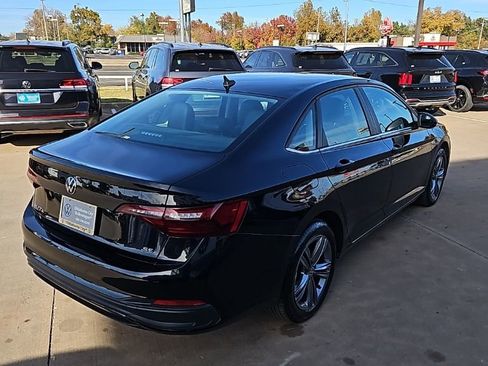 Used 2024 Volkswagen Jetta SE image 5