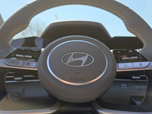 Certified 2025 Hyundai Elantra SEL image 26