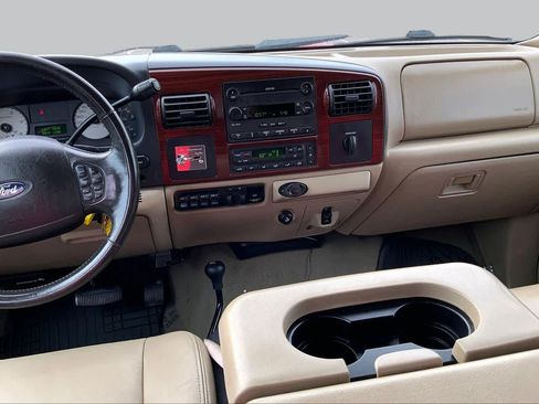 Used 2005 Ford F450 Lariat AWD/4WD image 6