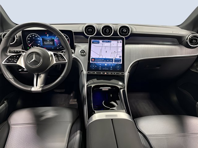 Used 2024 Mercedes-Benz GLC 300 4MATIC image 13