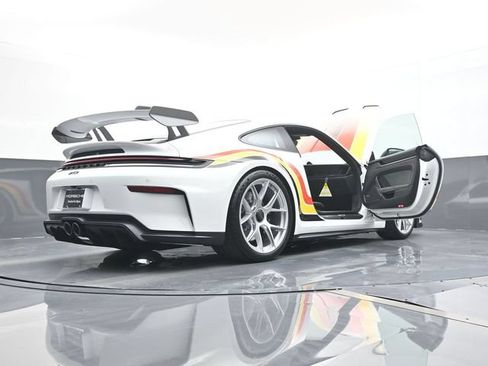 Certified 2026 Porsche 911 GT3 RWD image 28