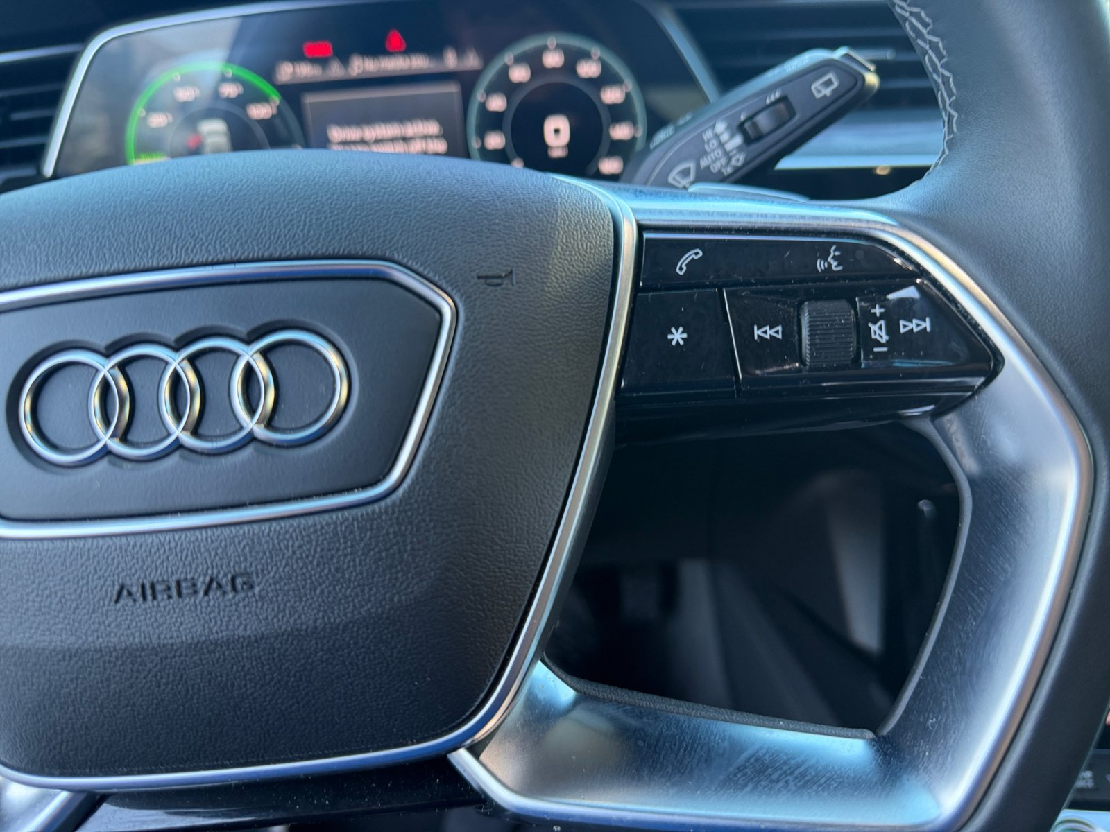 Used 2024 Audi Q8 e-tron Premium AWD/4WD image 18