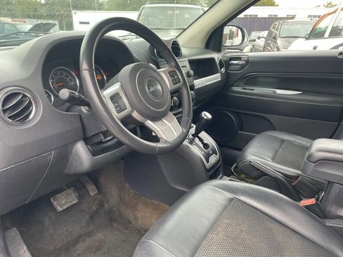 Used 2016 Jeep Compass Latitude image 10