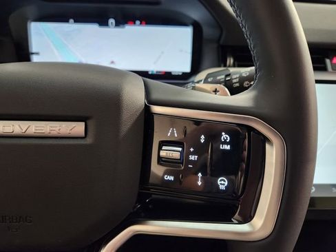 Used 2025 Land Rover Discovery Sport S image 27