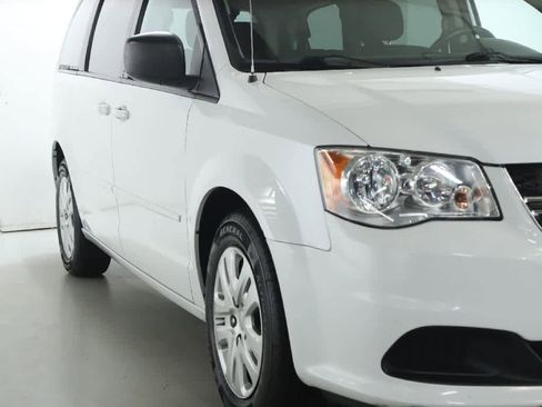 Used 2016 Dodge Grand Caravan SE w/ Quick Order Package 29E SE FWD image 8