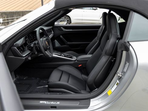 Certified 2025 Porsche 911 Turbo S AWD/4WD image 32