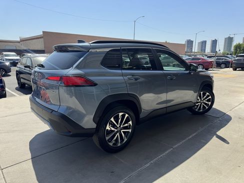 Used 2023 Toyota Corolla Cross XLE image 4