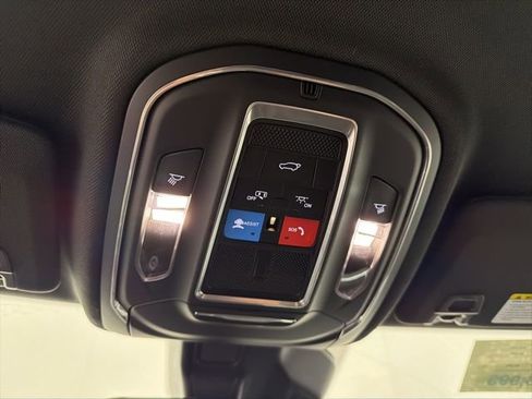 New 2025 Jeep Grand Cherokee Altitude image 21