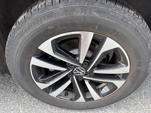 Used 2022 Volkswagen Tiguan S image 18