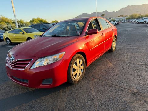 Used 2010 Toyota Camry image 3