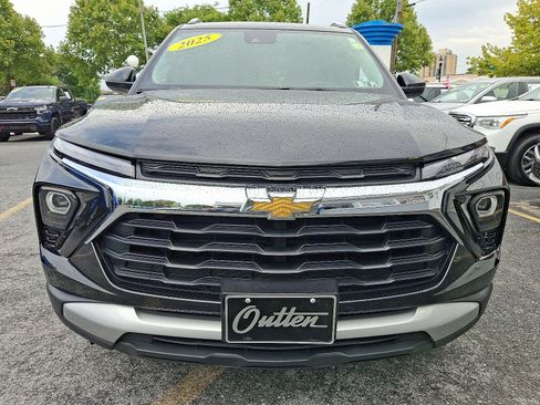 Used 2025 Chevrolet TrailBlazer LT AWD/4WD image 7