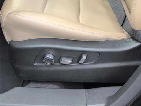 Used 2025 Cadillac XT4 Premium Luxury FWD image 13
