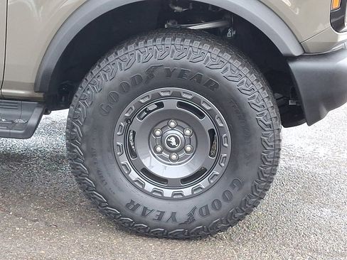 Certified 2025 Ford Bronco Outer Banks w/ Sasquatch Package image 8