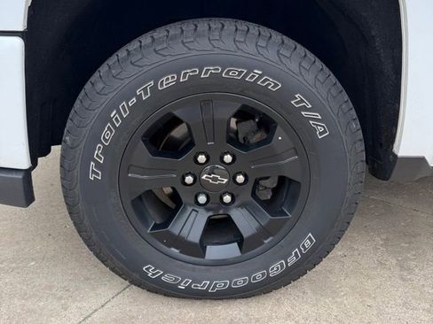 Used 2018 Chevrolet Silverado 1500 LT w/ All Star Edition AWD/4WD image 9