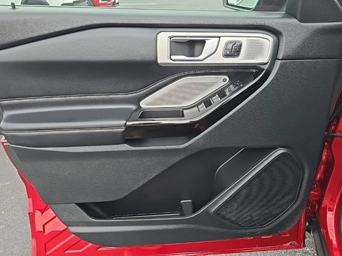 Used 2021 Ford Explorer ST w/ Equipment Group 401A AWD/4WD image 8