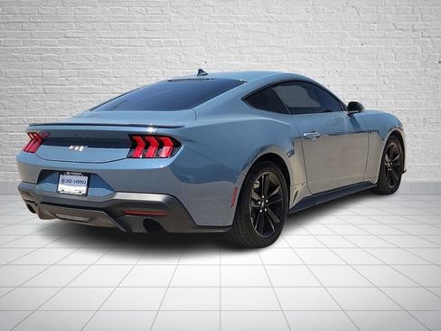 Used 2025 Ford Mustang GT RWD image 4